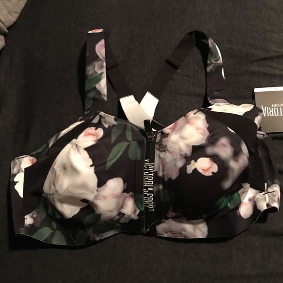 Victoria's Secret Other - Victoria secret sport bra 38c nwt zip up